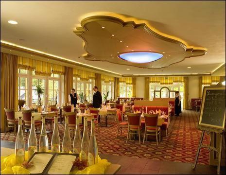 Land- Und Kurhotel Tommes Nordenau Bagian luar foto