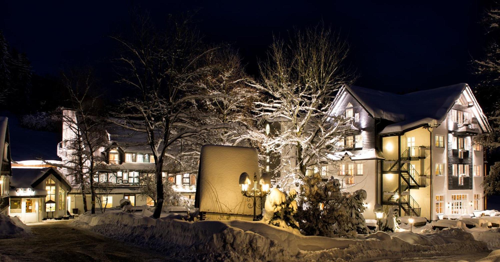 Land- Und Kurhotel Tommes Nordenau Bagian luar foto
