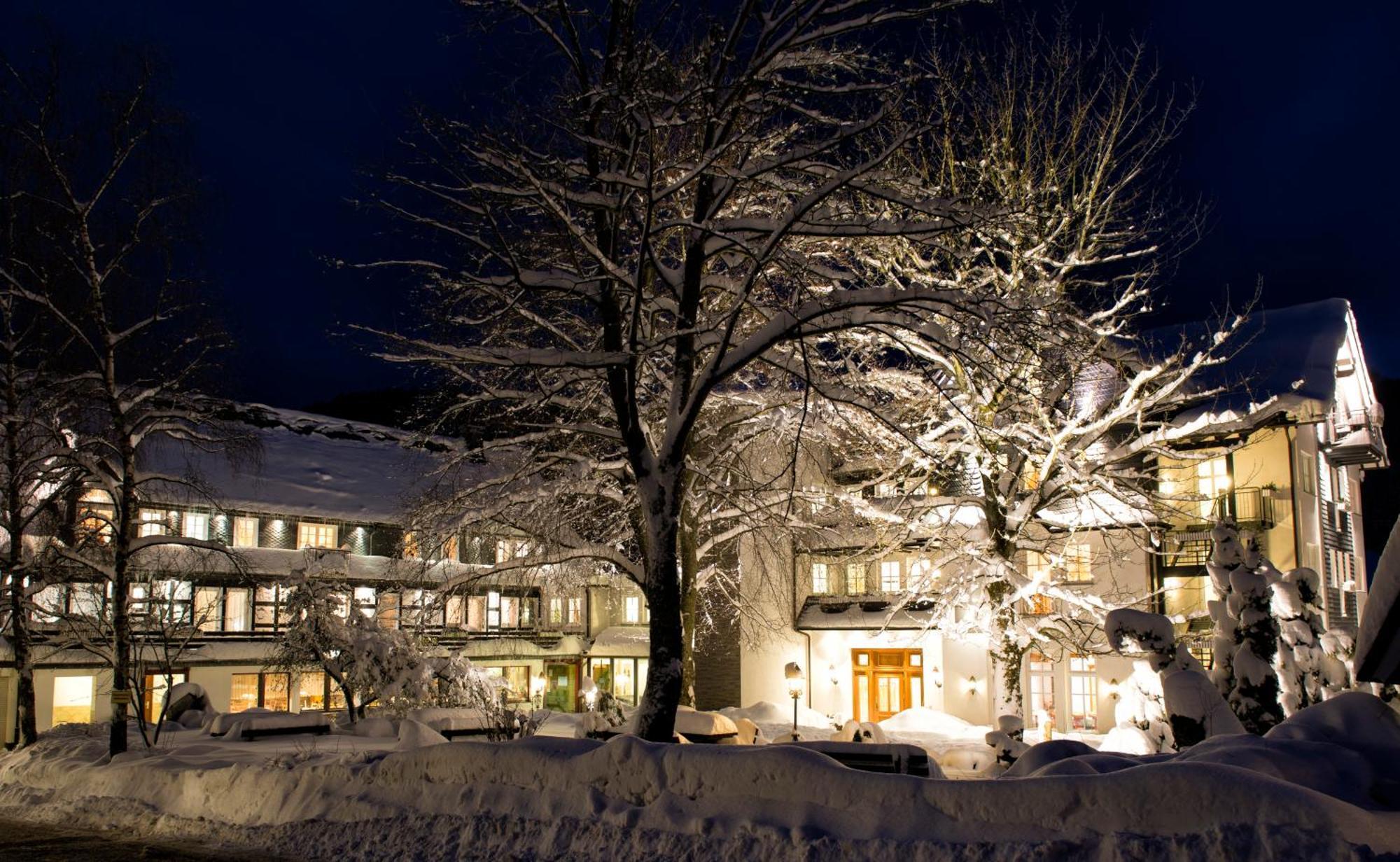 Land- Und Kurhotel Tommes Nordenau Bagian luar foto